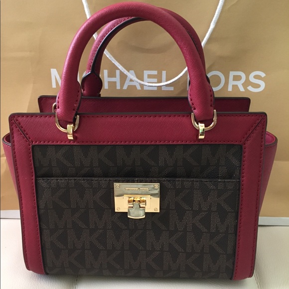 NWT MICHAEL KORS TINA BROWN CHERRY MESSENGER SMALL - Picture 4 of 8